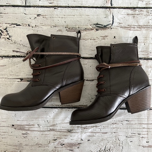 Rocket Dog Women’s Ankle Boots Size 7 - Picture 2 of 8